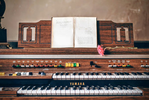 Eski akustik piyano yenileme ve restorasyon